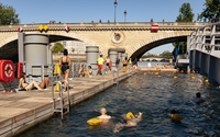 Summer swimming in Paris